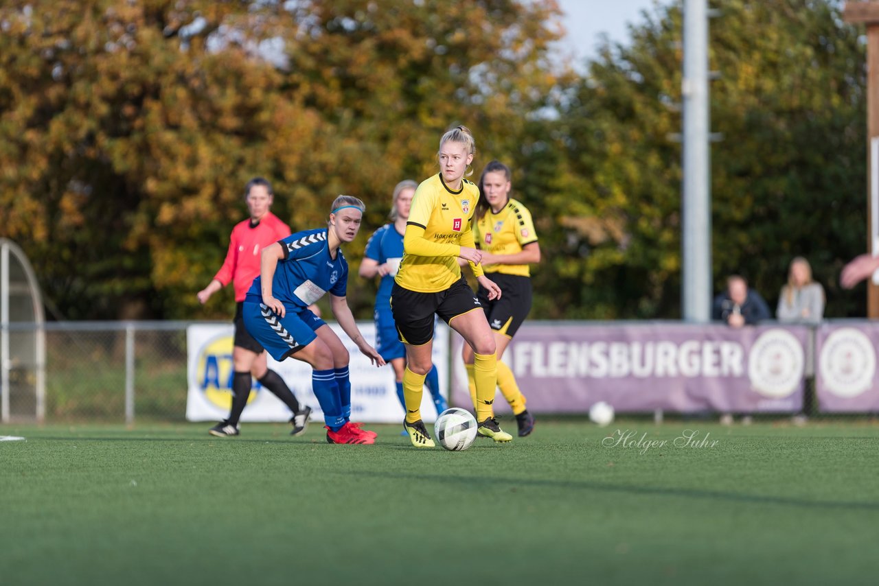 Bild 92 - F SSC Hagen Ahrensburg - SV Frisia 03 Risum-Lindholm : Ergebnis: 2:0